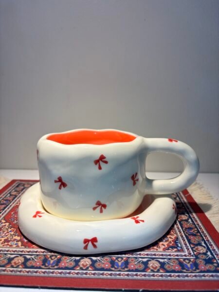 Red bows mug with plate