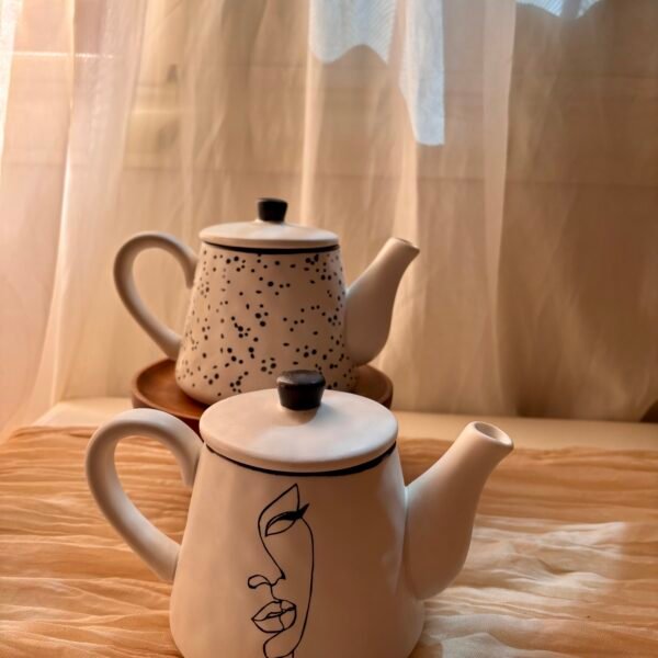 Classic tea pot